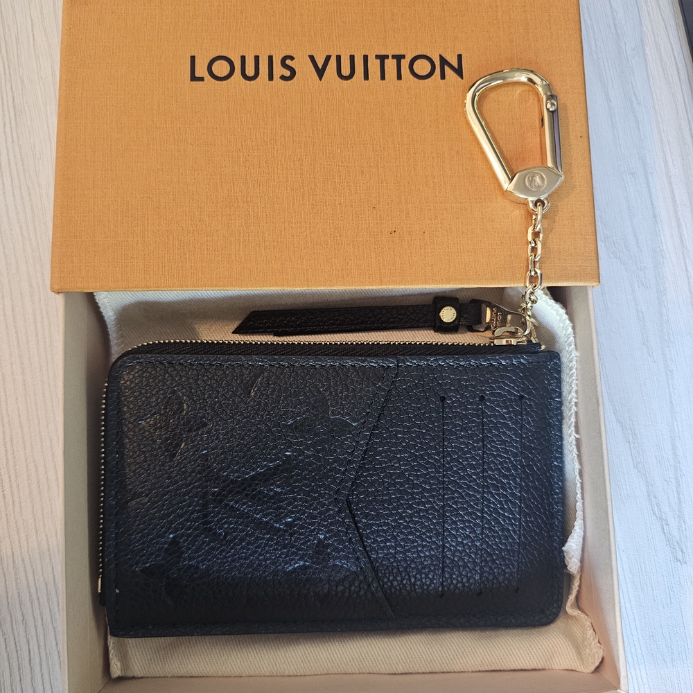 Louis Vuitton Black Women's Wallet - Picture 2 of 5